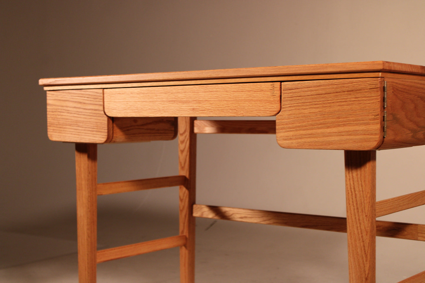 Desk 01